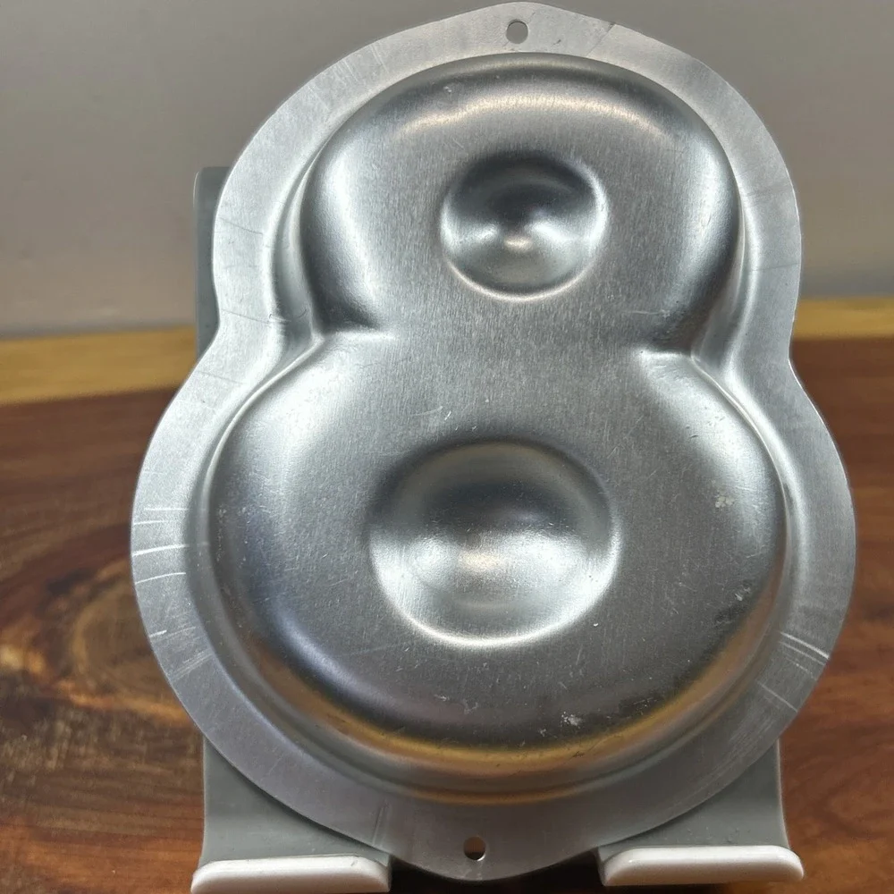 Small Number 8 Birthday Cake Pan 4x5x1 1/2